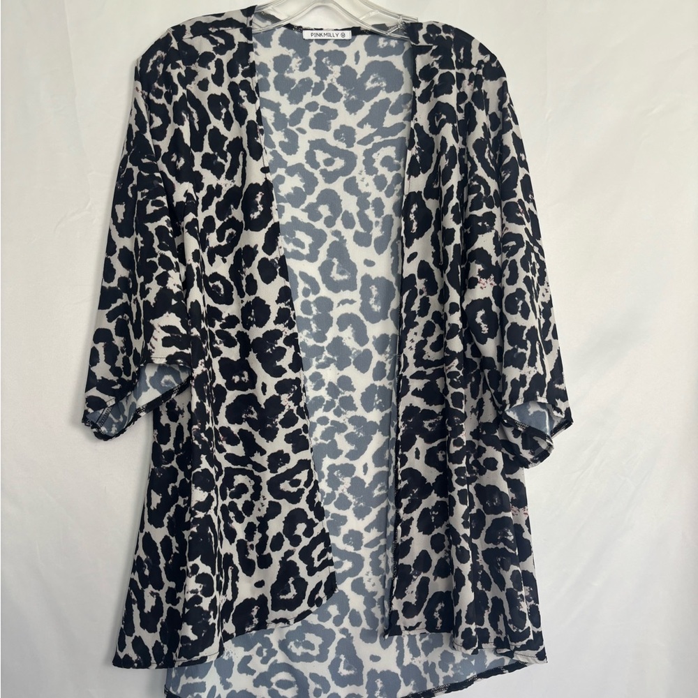 Pink Milly leopard print open-front garment is a lightweight, sheer kimono - Picture 3 of 10